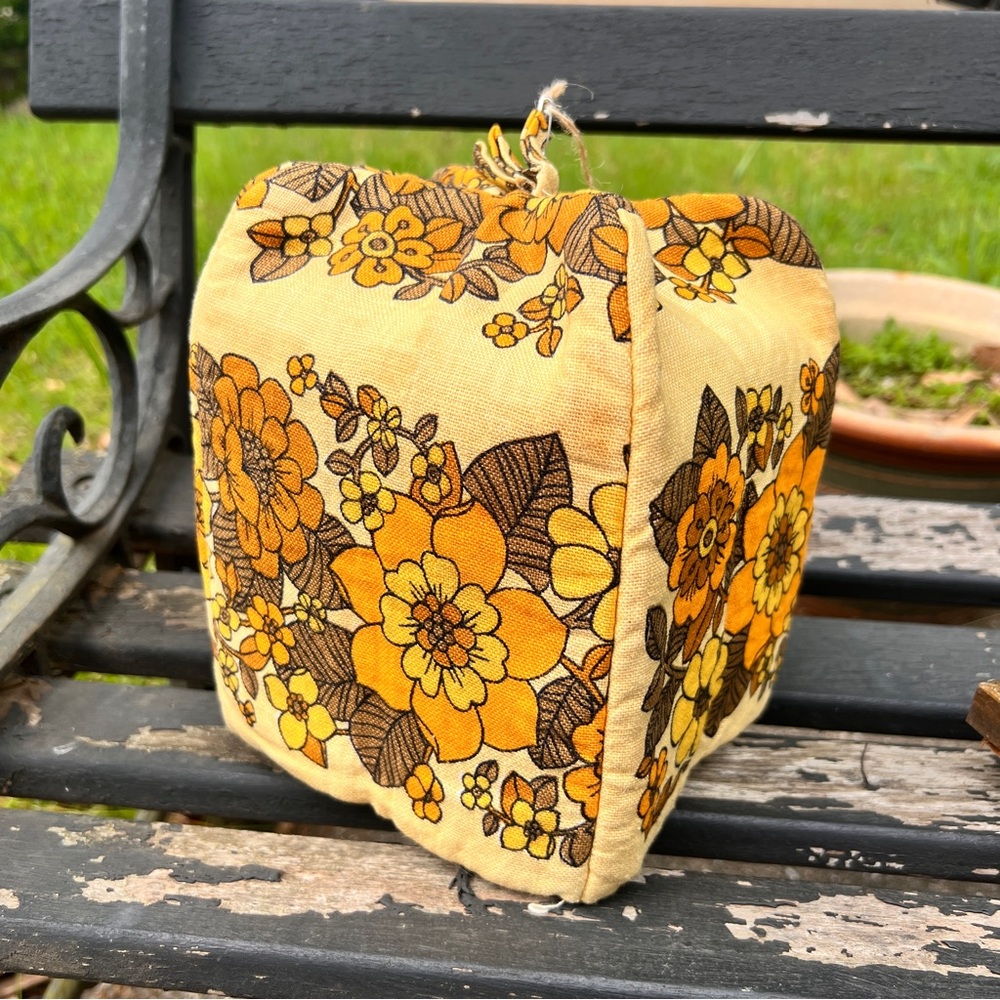 🐦‍🔥2 for $20🐦‍🔥 70’s brown and yellow floral fabric handmade tissue box cover